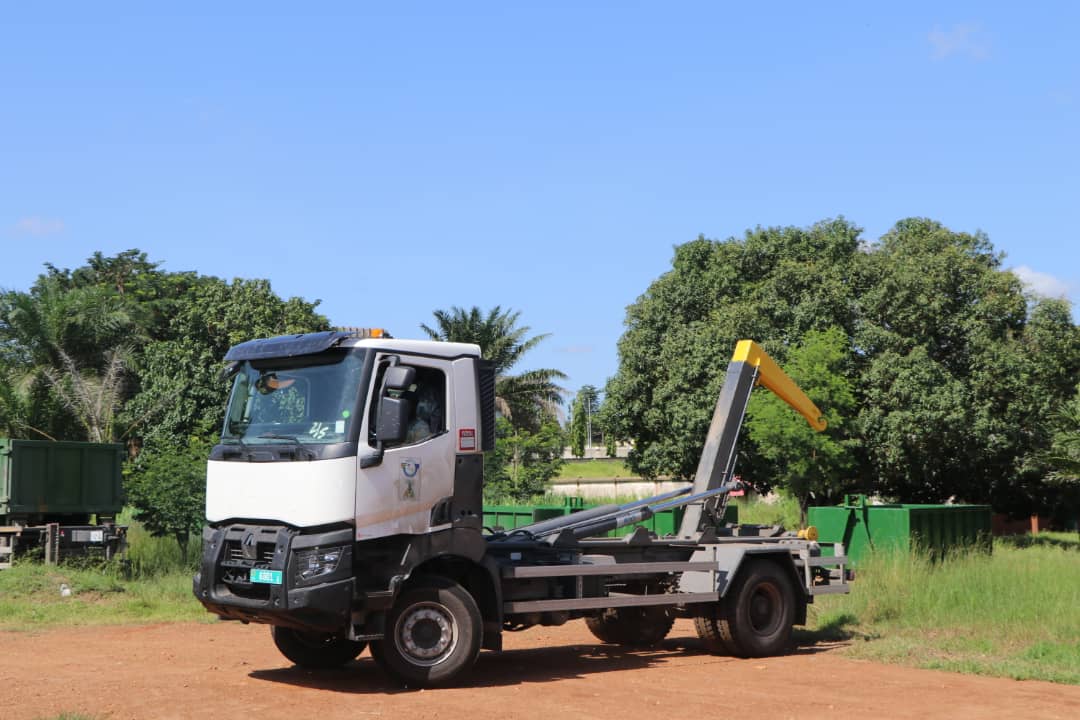 TOGO, Africa. Delivered 5pcs Hooklift Trucks, Trailers and 26pcs Roll Containers
