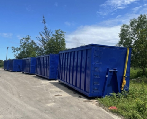 closed roll containers